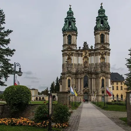 펜션 Benedenverdieping Lomniczka